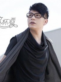 闫旭 