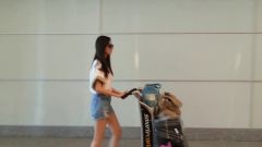 少女时代 - Arriving Las Vegas Airport