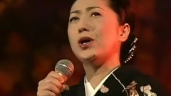 转がる石
