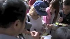少女时代 - Sunny At LAX Airport Part 1