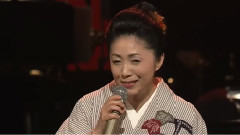 转がる石