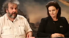 电影<霍比特人:五军之战>专访导演彼得.杰克逊 编剧菲利帕.鲍恩斯