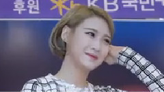 弹吉他