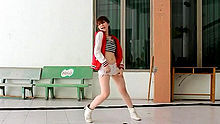  - 清纯美女紧身短裤自拍热舞