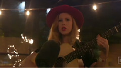 Holly Macve
