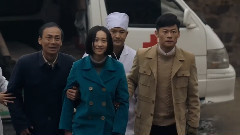 三妹抱病回到奉献一生的河东小学