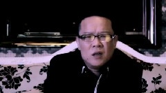 兄弟抱一下