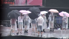 少女时代 - 上海站雨中彩排WTG