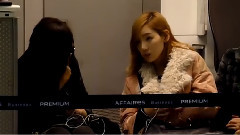 少女时代 - Yuri & Tiffany Taeyeon CDG Airport