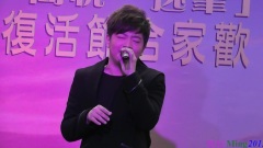 黑色毛衣
