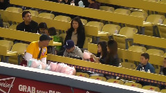 少女时代 - SNSD Tiffany Loving the Pink Cotton Candy at Dodger Stadium LA13/05/06