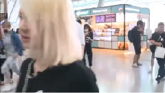 少女时代 - ICN airport to Japan SMTOWN in Osaka