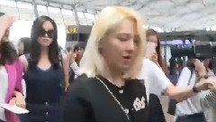 少女时代 - 少女时代现身机场 走出不一样的机场时尚秀
