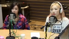 少女时代 - SNSD reaction to Jessica\'s voice in Gee