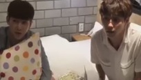 经纪人的视线