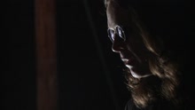 奥兹·奥斯朋 - The Making of Life Won't Wait (Video)