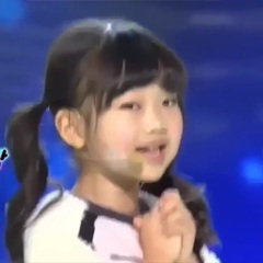 模仿翻唱 - Kid Sang SNSD'S Song Into The New World