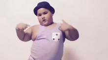  - 妖娆小胖跳《shape of you》