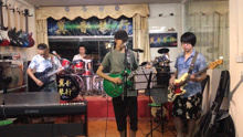 学生乐队排练《微笑》很喜欢的曲风！