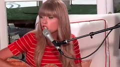 泰勒·斯威夫特 三部曲- Acoustic Performances from RED Album