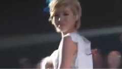 少女时代 - Yoona & Sunny Play Angry Birds
