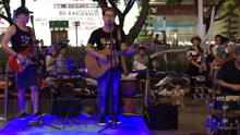一首《兄弟抱一下》听得感动！