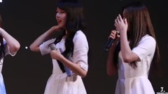 侧耳倾听