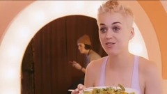 Katy Perry - 凯蒂佩里最新娱乐节目开启拓展副业,水果姐怎么不卖水果?