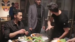 <羞羞的铁拳>破14亿曝导演特辑 宋阳讲戏用头砸桌子