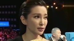 李冰冰片场被"冻傻" 成龙贴心送暖气