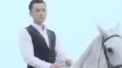 胡歌有情调 周楚楚详谈与胡歌拥吻滋味