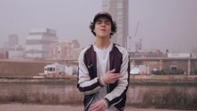 歪果小正太翻唱Drake的《Passionfruit》