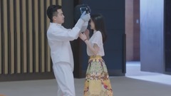 江村教霍栀学击剑