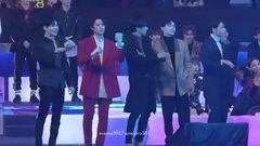 Super Junior,EXO - 171201 MAMA IN 香港 suju台下观看 EXO 