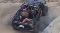 大白腿摔车姿势优美 幽默搞笑内涵奇葩恶搞吐槽美女