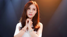 美女深情翻唱《从前慢》