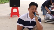 残疾人调音师，一首疗伤情歌《再度重相逢》送给为爱受伤的你！