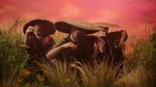 《Head In The Clouds》导听MV
