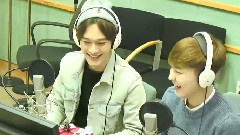 Kiss The Radio Xiumin & Chen Cut