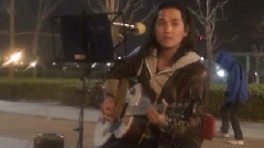 一个人走