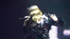 少女时代 - Devils Cry SM Town Live in Seoul Taeyeon Cut 6