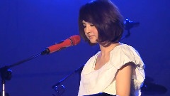 她说