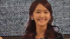 少女时代 - Yoona Is Smiling At You