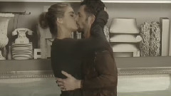 Andra Tutto Bene