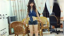  - 性感妹子 牛仔热裤