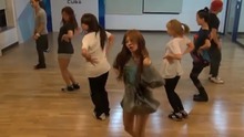 HYUNA,郑欣宜 - HYUNA - Bubble Pop!... 热舞排练