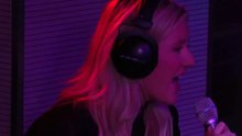 I Need Your Love 2013NRJ现场版