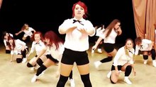 欧洲妹子模仿EXO《咆哮》舞蹈
