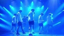 防弹少年团 -  I Need U