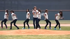 少女时代 - 棒球开幕 Gee & Way To Go